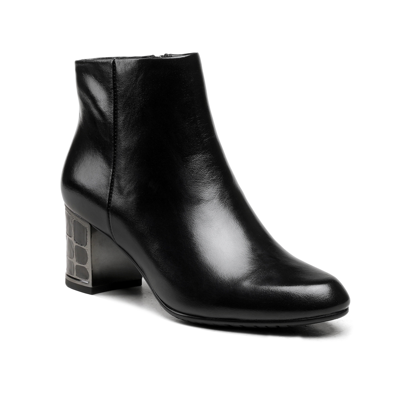 Short boots